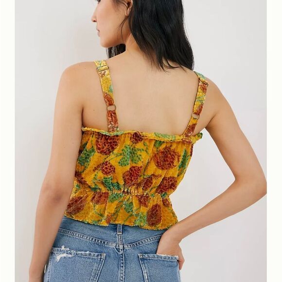 New Felipa Cropped Velvet tank size XS
With an easygoing fit and a plush velvet - Picture 4 of 9